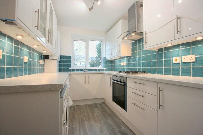 2 Bedroom Flat To Rent In Eastbury Avenue, Northwood, HA6