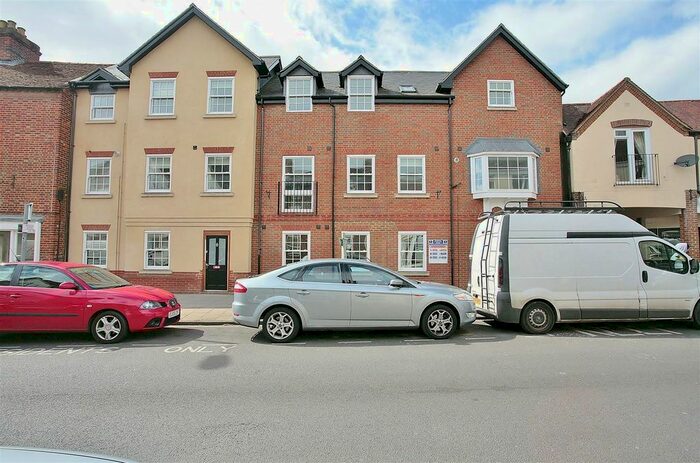 1 Bedroom Flat To Rent In West St. Helen Street, Abingdon, OX14