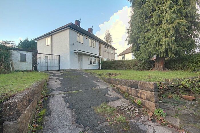 3 Bedroom Semi-Detached House To Rent In Glaisdale Drive West, Nottingham, NG8