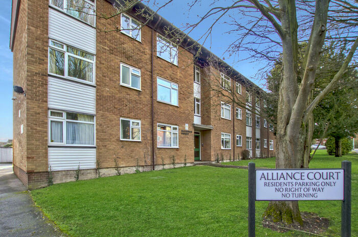 2 Bedroom Ground Flat To Rent In Alliance Court, Hills Avenue, CB1