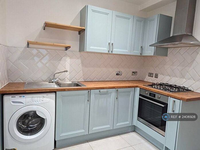 2 Bedroom Flat To Rent In Kingsland Road, London, E2