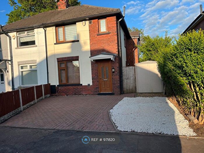 3 Bedroom Semi-Detached House To Rent In Bleak Street, Bolton, BL2