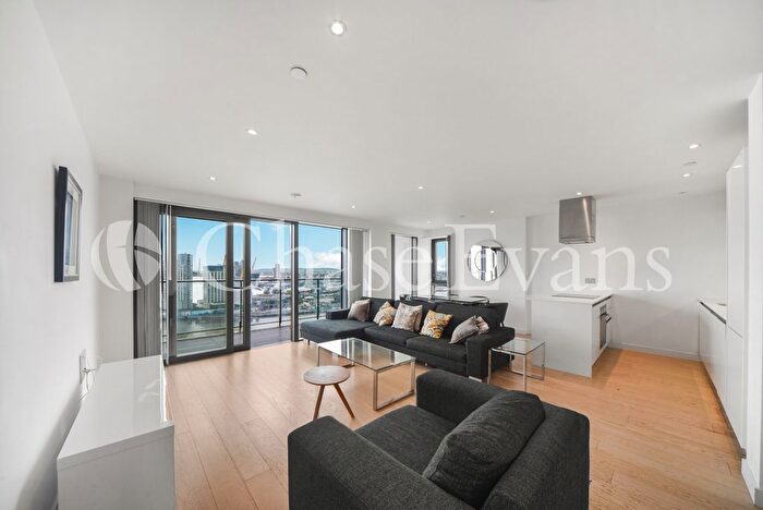 3 Bedroom Flat To Rent In Horizons Tower, Yabsley Street, Canary Wharf, London, E14