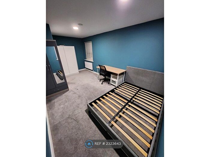 3 Bedroom Flat To Rent In Mill Apartments, London, SE13