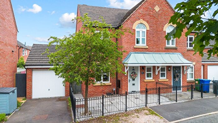 3 Bedroom Semi-Detached House For Sale In Edgewater Place, Warrington, WA4