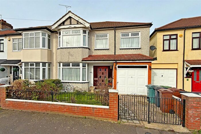 4 Bedroom Semi Detached House For Sale In Horace Avenue, Romford, RM7