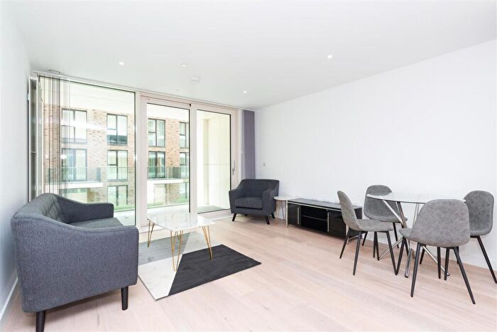 2 Bedroom Flat To Rent In Royal Crest Avenue, Newham, E16