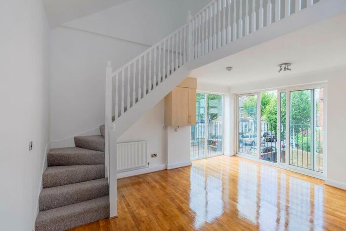 2 Bedroom Detached House To Rent In Colts Yard, Aylmer Road, London, E11