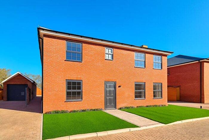 4 Bedroom Detached House To Rent In Sabre Close, Dunmow Road, Felsted, Essex, CM6
