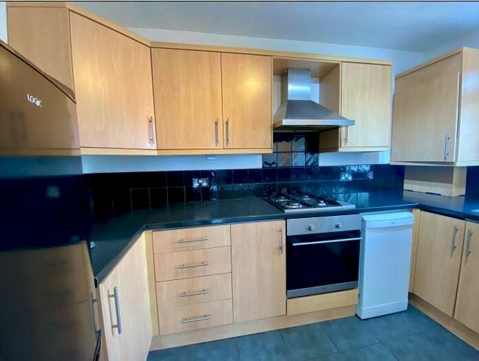 1 Bedroom Flat To Rent In Staines, Surrey, TW19