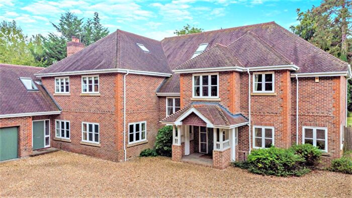 8 Bedroom Detached House For Sale In Flowers Hill, Pangbourne, Berkshire, RG8