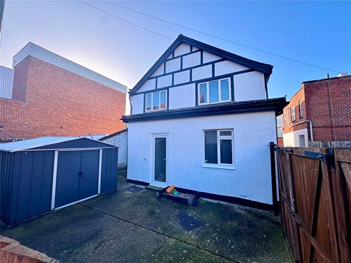 3 Bedroom Detached House For Sale In High Street, Lee-on-the-Solent, Hampshire, PO13