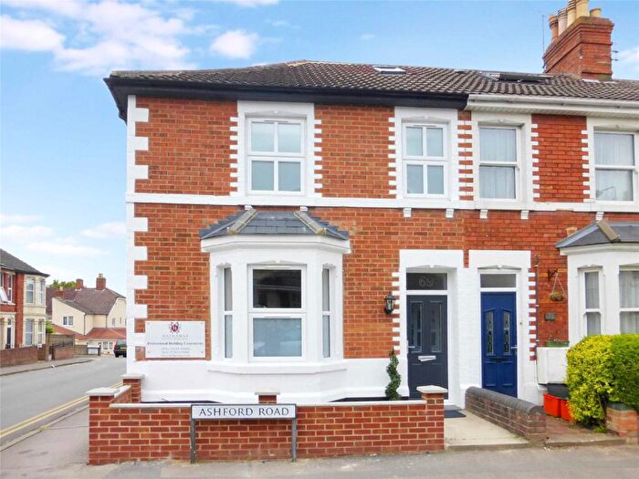 6 Bedroom End Of Terrace House For Sale In Ashford Road, Old Town, Wiltshire, SN1
