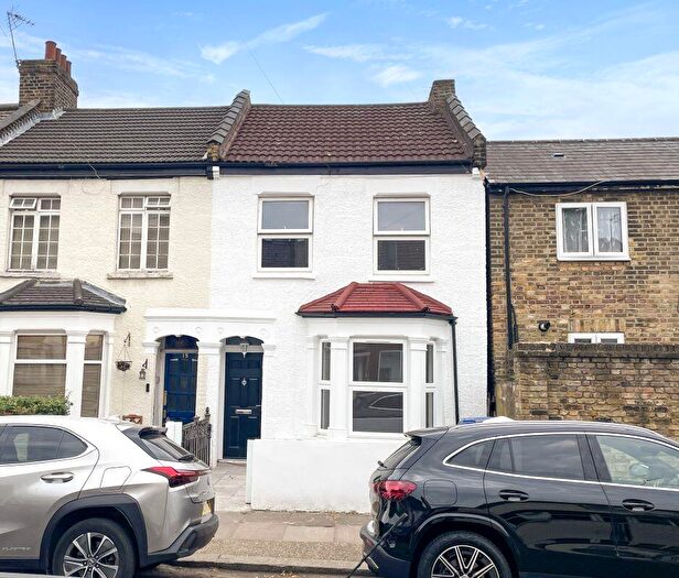 2 Bedroom Terraced House For Sale In Kingston Road, Edmonton, N9