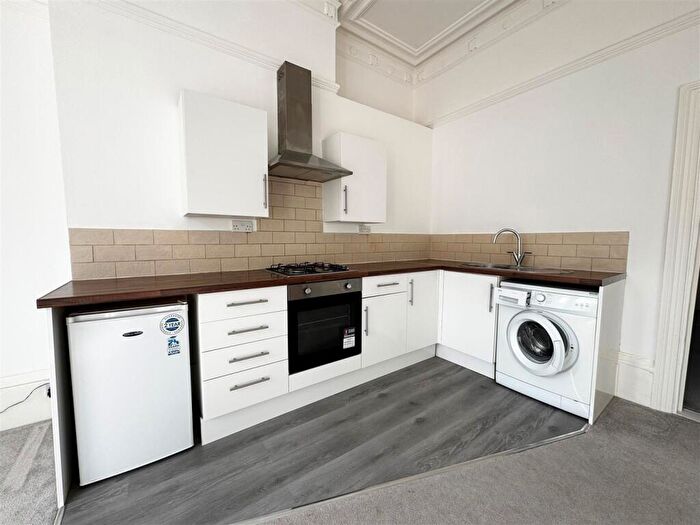 1 Bedroom Apartment To Rent In Alhambra Road, Southsea, PO4
