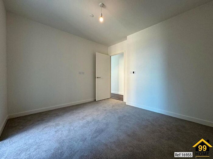 2 Bedroom Terraced House For Sale In Winchat House, London, Greater, N8