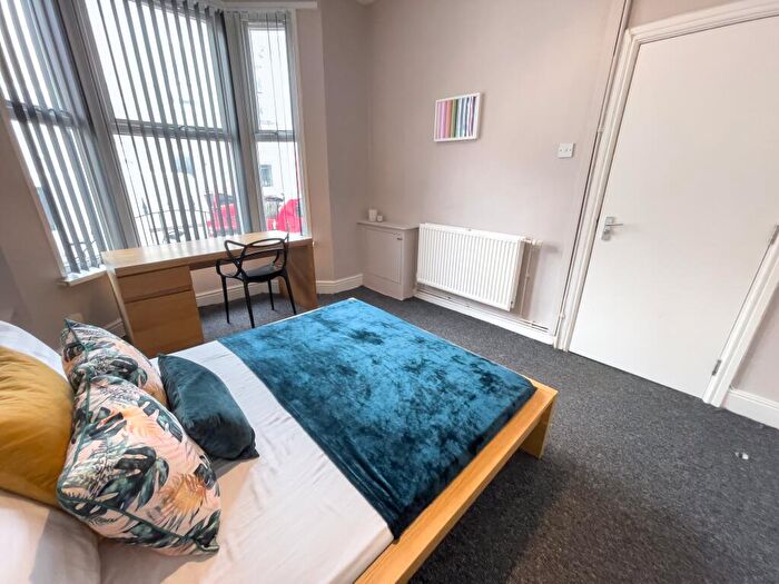 1 Bedroom House To Rent In Cotswold Street, L7