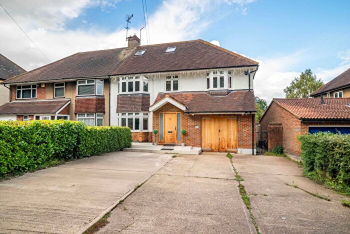 4 Bedroom Semi-Detached House For Sale In Napsbury Lane, St. Albans, Hertfordshire, AL1