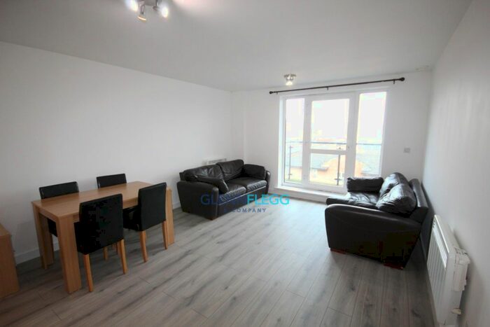 2 Bedroom Flat To Rent In Grays Place, Slough, SL2