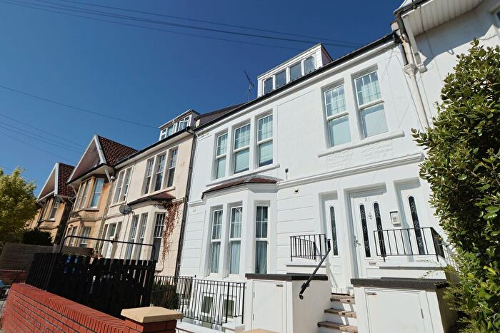 1 Bedroom Flat To Rent In Dundonald Road, Redland, Bristol, BS6