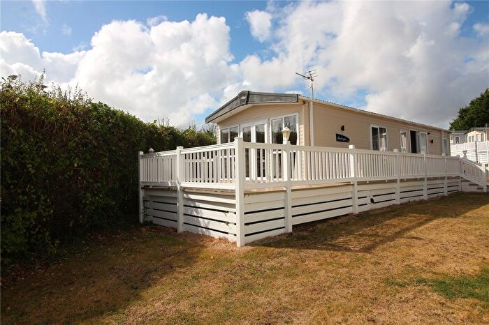2 Bedroom Mobile/park Home For Sale In Seabreeze, Shorefield, Near Milford On Sea, Hampshire, SO41