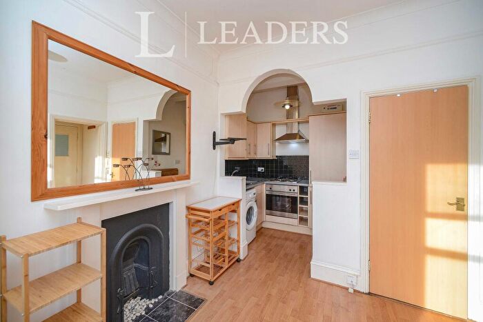 Studio To Rent In St Aubyns, Hove, BN3