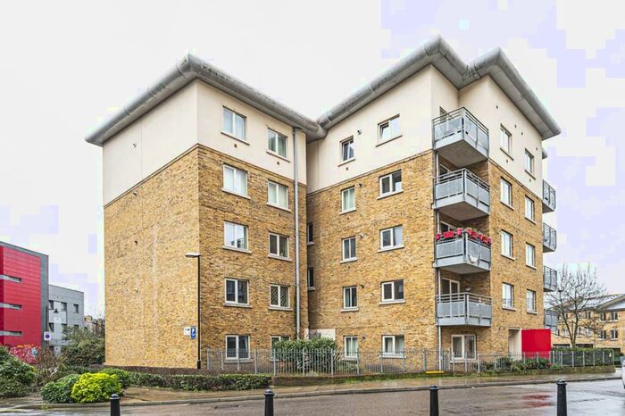 1 Bedroom Flat To Rent In Pancras Way, Bow, London, E3