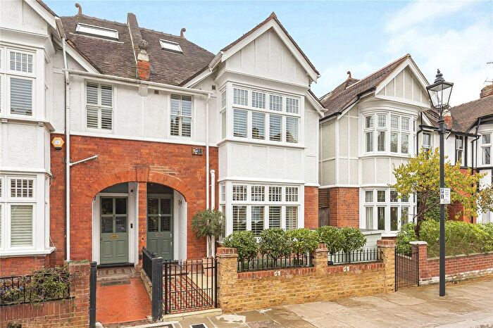5 Bedroom Semi Detached House For Sale In Claremont Road, Twickenham, TW1