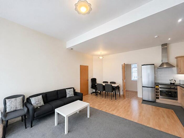 2 Bedroom Apartment To Rent In Grainger Street, City Centre, Newcastle Upon Tyne, NE1