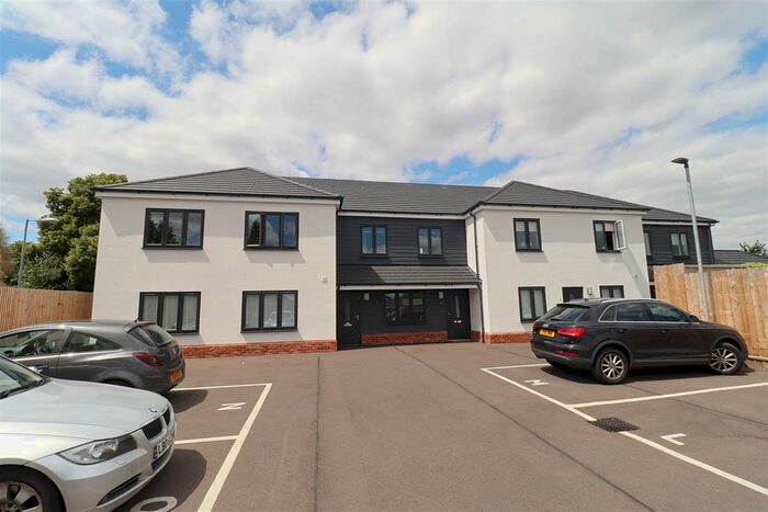 2 Bedroom Flat To Rent In Halifax Court, Braintree, CM7