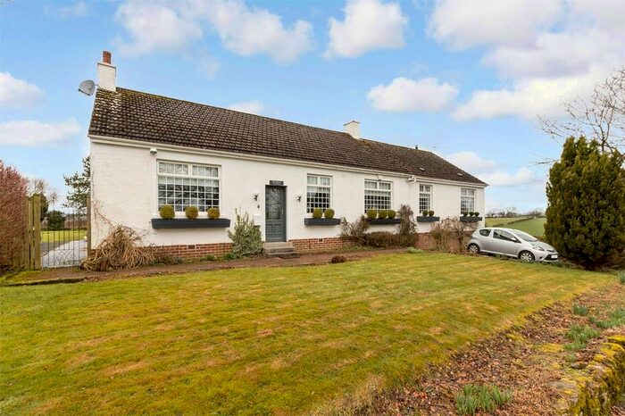 3 Bedroom Cottage For Sale In Craigend Road, Auldhouse, South Lanarkshire, G75