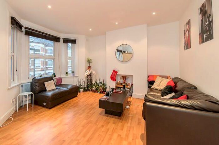 2 Bedroom Flat To Rent In Handforth Road, Oval, SW9