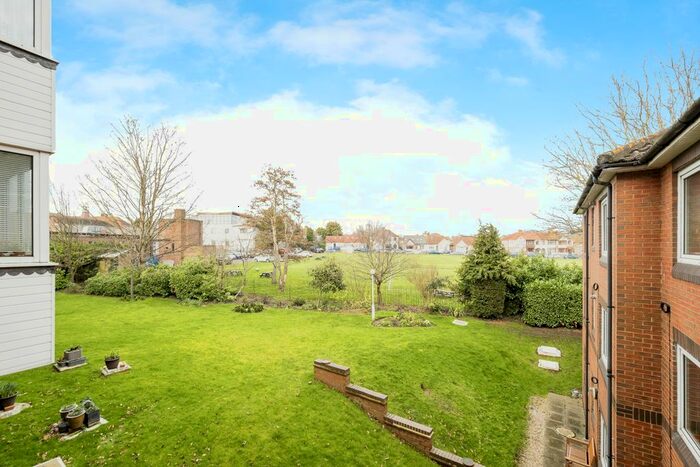 1 Bedroom Flat For Sale In Flat Fentiman Way, Hornchurch, RM11