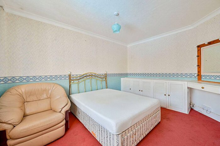 3 Bedroom Bungalow To Rent In Highfield Road, West Acton, London, W3