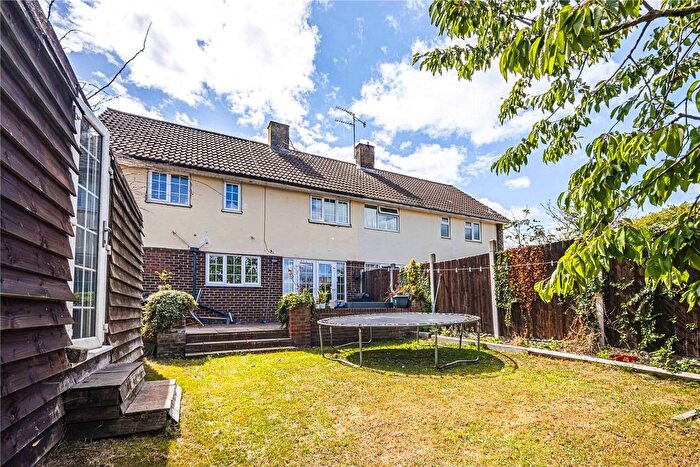 3 Bedroom Semi-Detached House For Sale In Daggsdell Road, Warners End, Hemel Hempstead, Hertfordshire, HP1