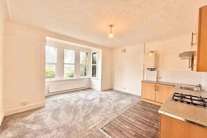 1 Bedroom Flat To Rent In Victoria Avenue, Southend-On-Sea, SS2