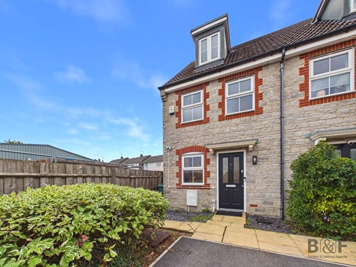 3 Bedroom End Of Terrace House For Sale In Morley Place, Staple Hill, Bristol, BS16