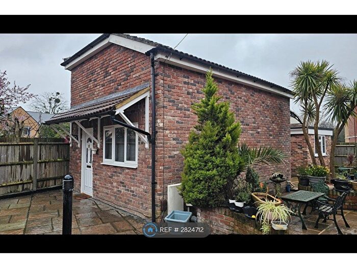 2 Bedroom Detached House To Rent In Didcot Road, Southampton, SO15