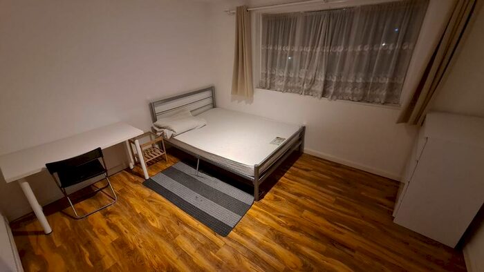 3 Bedroom Flat To Rent In Chatsworth Road, Stratford, E15