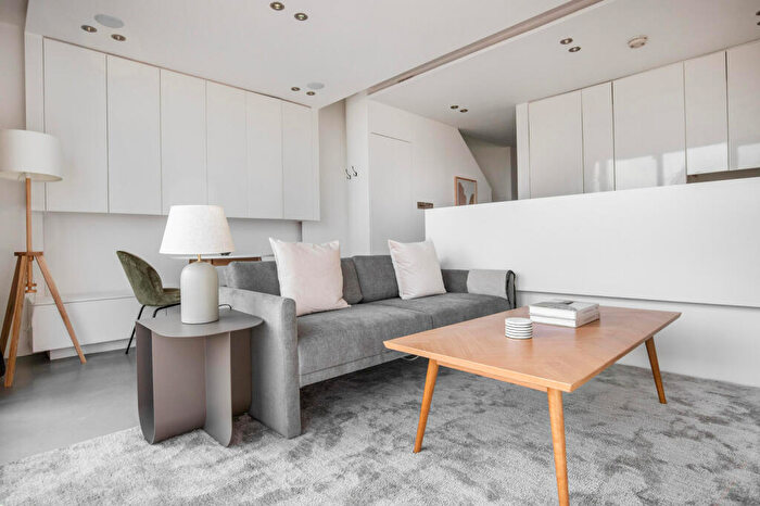 1 Bedroom Apartment To Rent In De Beauvoir Crescent, London, , Uk, N1