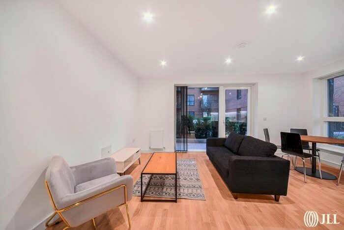 2 Bedroom Flat To Rent In Greenleaf Walk, Southall, UB1