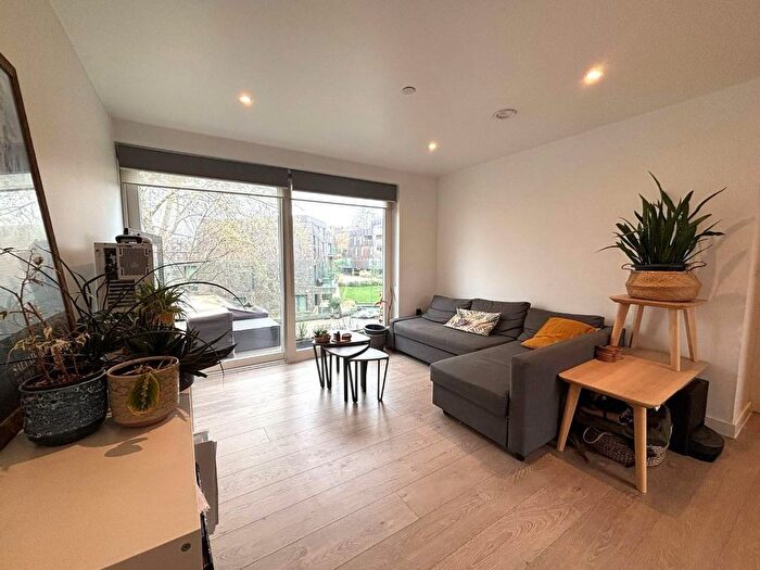 1 Bedroom Flat To Rent In Churchwood Gardens, Forest Hill, London, SE23
