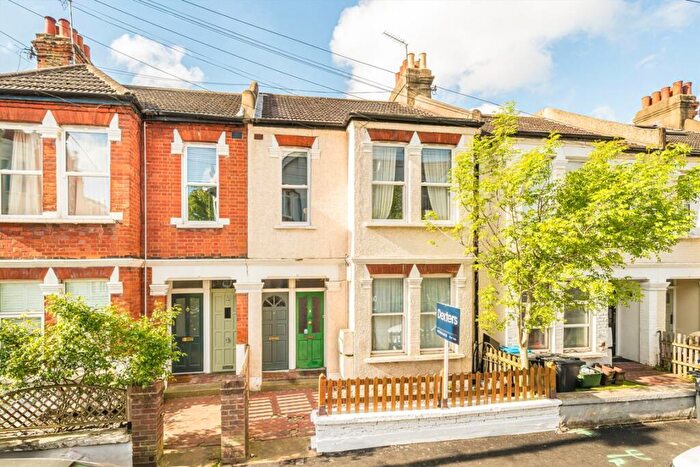 2 Bedroom Maisonette For Sale In Grenfell Road, Tooting, CR4
