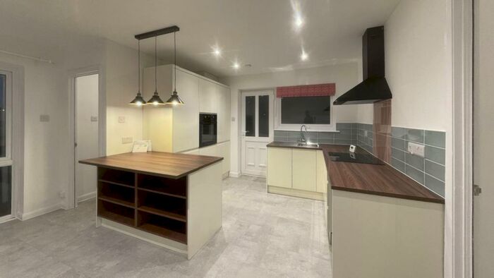 2 Bedroom Detached House To Rent In Elder Grove, Crediton, EX17