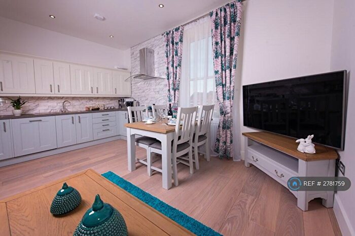 3 Bedroom Flat To Rent In Beechwood House, Headington, Oxford, OX3