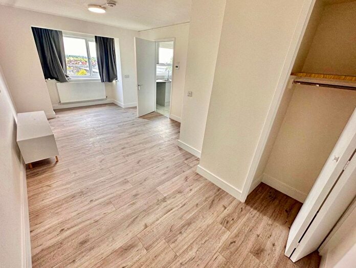 1 Bedroom Studio To Rent In Rookwood Road, N16