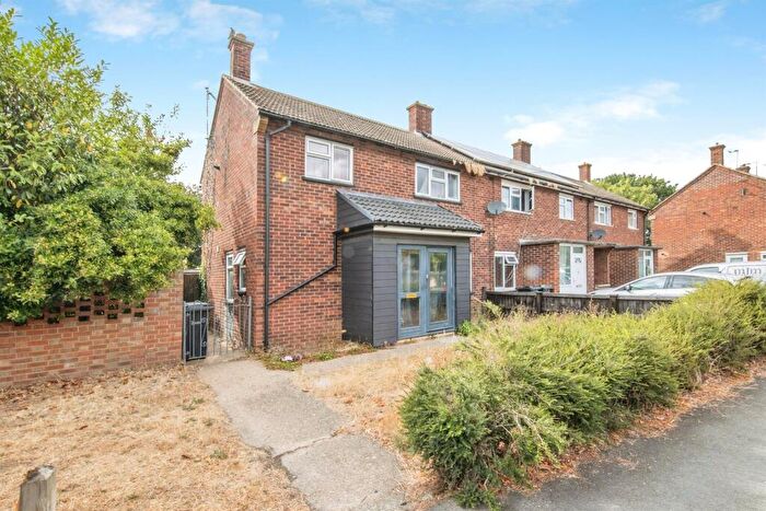 3 Bedroom Semi-Detached House For Sale In Hawthorn Avenue, Colchester, CO4