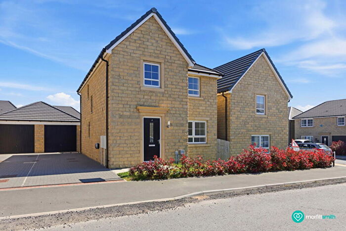 4 Bedroom Semi Detached House For Sale In Castle Garden Street, Penistone, S36