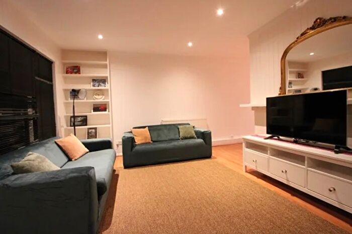 3 Bedroom End Of Terrace House To Rent In Avenue Road, South Norwood, SE25