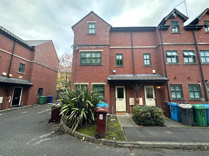 5 Bedroom Property To Rent In Schuster Road, Victoria Park, £pppw, M14